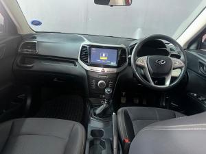 Mahindra XUV300 1.2T W6 - Image 10