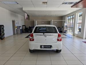 Toyota Etios hatch 1.5 Sprint - Image 5
