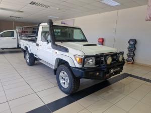 Toyota Land Cruiser 79 4.5D-4D LX V8 single cab - Image 1