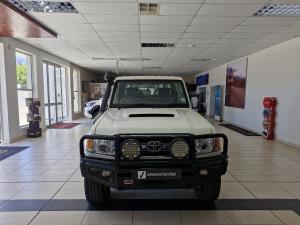 Toyota Land Cruiser 79 4.5D-4D LX V8 single cab - Image 4