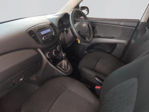 Hyundai i10 1.1 GLS/MOTION - Image 3