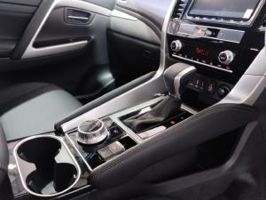 Mitsubishi Pajero Sport 2.4DI-D 4x4 - Image 13