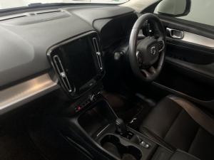 Volvo XC40 T3 Momentum - Image 10