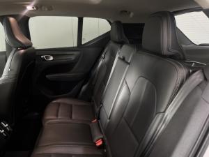 Volvo XC40 T3 Momentum - Image 9