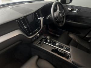 Volvo XC60 B6 AWD Ultimate Dark - Image 10