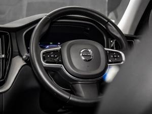 Volvo XC60 B6 AWD Ultimate Dark - Image 18