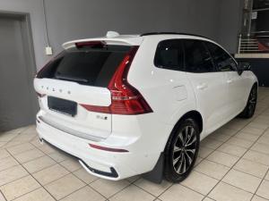Volvo XC60 B6 AWD Ultimate Dark - Image 3