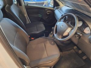 Nissan NP200 1.6i safety pack (aircon) - Image 4