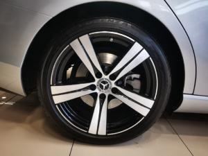 Mercedes-Benz C-Class C220d Avantgarde - Image 10