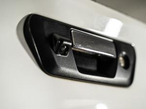 Nissan Navara 2.5DDTi double cab LE Plus - Image 16