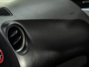 Nissan Navara 2.5DDTi double cab LE Plus - Image 30