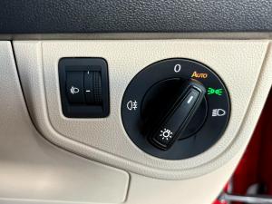 Volkswagen Polo sedan 1.6 Life - Image 10