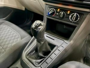 Volkswagen Polo sedan 1.6 Life - Image 13