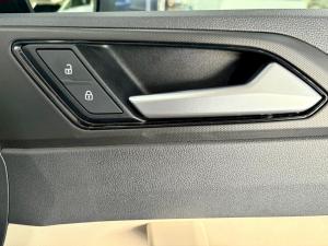 Volkswagen Polo sedan 1.6 Life - Image 9