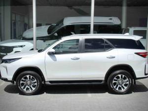 Toyota Fortuner 2.4GD-6 auto - Image 3