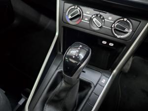 Volkswagen Polo hatch 1.0TSI Life auto - Image 9