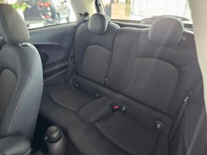 MINI Hatch Cooper Hatch 3-door auto - Image 16
