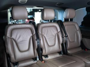 Mercedes-Benz V-Class V300d Avantgarde - Image 10
