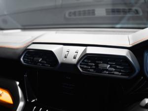 Lamborghini Urus S - Image 7