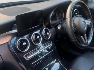 Mercedes-Benz C-Class C180 - Image 11