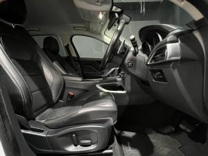 Jaguar F-Pace 25d AWD R-Sport - Image 19