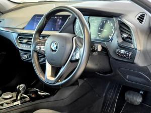 BMW 1 Series 118i - Image 11