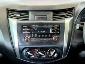 Nissan Navara 2.5DDTi double cab SE Plus manual - Image 15