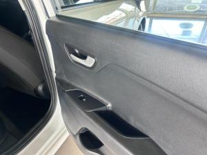 Kia Rio hatch 1.2 LS - Image 13