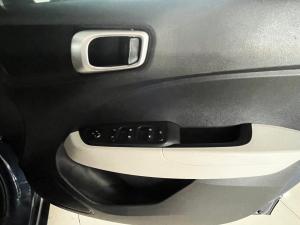 Hyundai Venue 1.0T Motion manual - Image 7