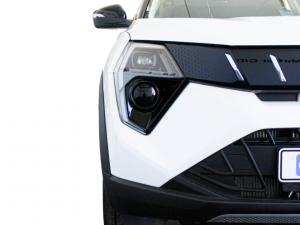 Mahindra XUV 3XO 1.2T AX5 auto - Image 8