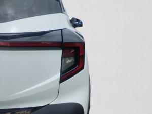 Mahindra XUV 3XO 1.2T AX5L - Image 10