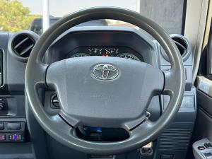 Toyota Land Cruiser 79 4.0 V6 double cab - Image 22