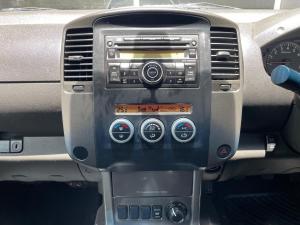 Nissan Navara 4.0 V6 double cab 4x4 LE - Image 15
