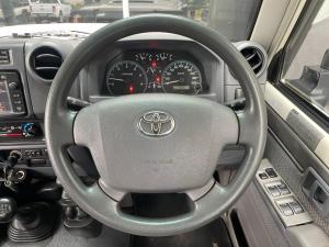 Toyota Land Cruiser 79 4.5D-4D V8 double cab LX - Image 19