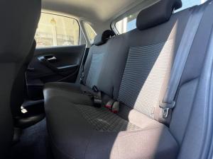 Volkswagen Polo Vivo hatch 1.6 Comfortline auto - Image 13
