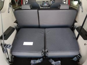 Renault Triber 1.0 Expression - Image 18