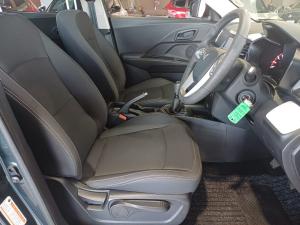 Mahindra XUV300 1.2T W6 - Image 11