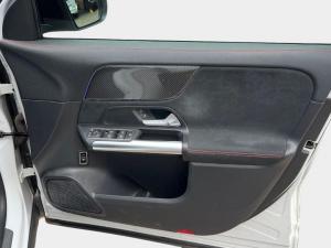 Mercedes-Benz GLA GLA200 Progressive - Image 17