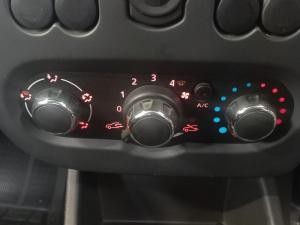 Nissan NP200 1.6i safety pack (aircon) - Image 27