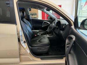 Toyota RAV4 2.0 VX auto - Image 8