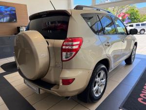 Toyota RAV4 2.0 VX auto - Image 2