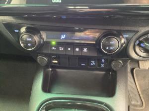 Toyota Hilux 2.8GD-6 double cab 4x4 Legend RS manual - Image 15