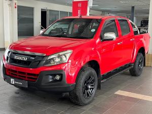 Isuzu KB 300D-Teq double cab LX Midnite Edition - Image 9