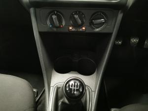 Volkswagen Polo Vivo hatch 1.4 Trendline - Image 17