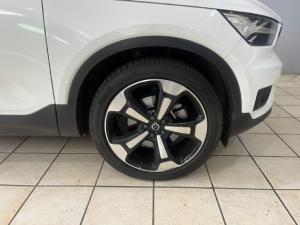 Volvo XC40 D4 AWD Momentum - Image 10