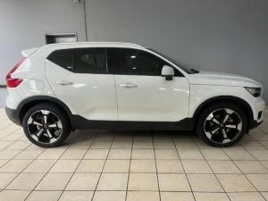 Volvo XC40 D4 AWD Momentum - Image 2