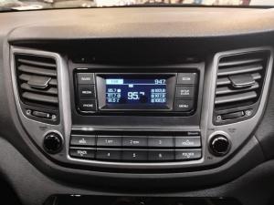 Hyundai Tucson 2.0 Premium - Image 12