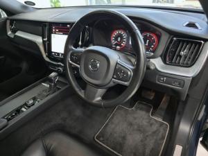 Volvo XC60 B5 AWD Essential - Image 4
