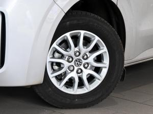 Volkswagen Transporter 2.0TDI Kombi SWB Life - Image 10