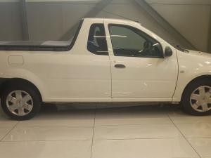 Nissan NP200 1.6i safety pack (aircon) - Image 9